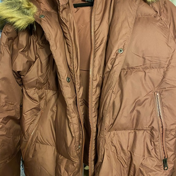 Super cute! Fall/Winter NORTH FACE puffer/bomber coat - Picture 7 of 9